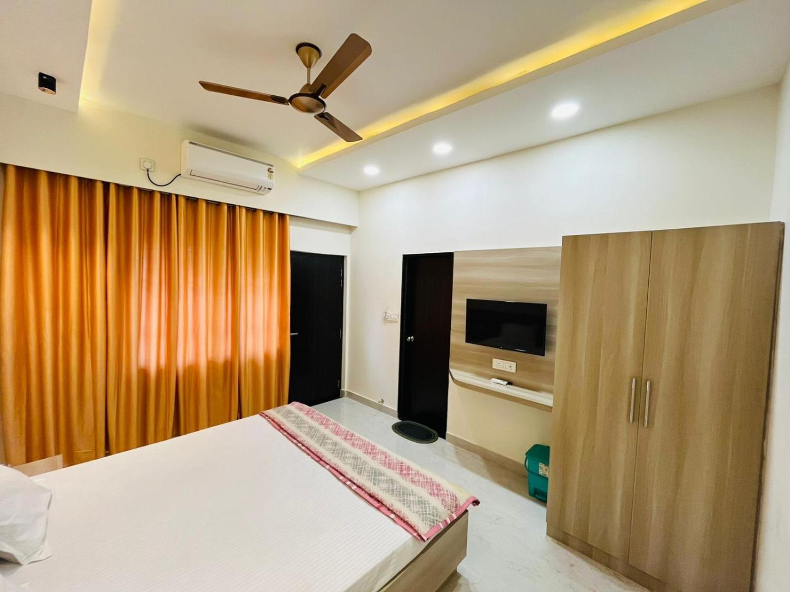 Log Inn Banaras Varanasi Exteriör bild
